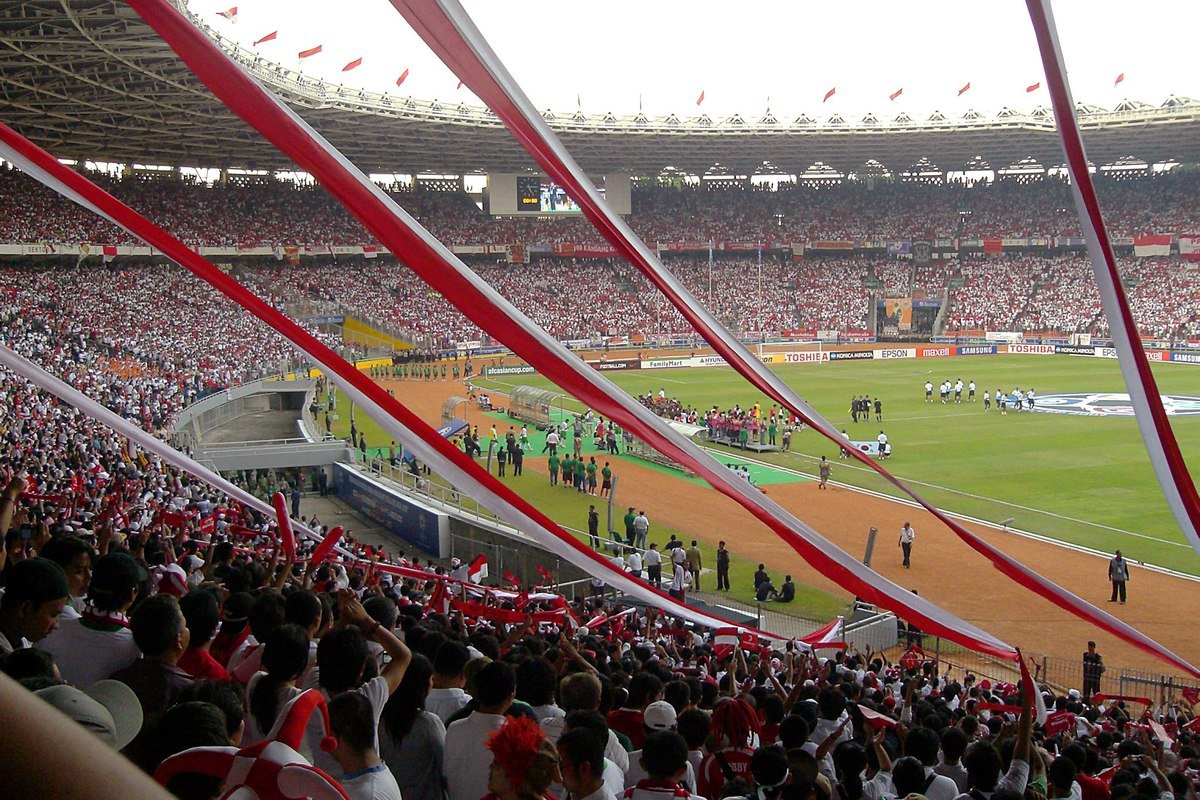 Arsip 2007: Stadion Gelora Bung Karno saat pertandingan Indonesia melawan Korea Selatan pada Piala Asia; foto konteks sepak bola nasional.